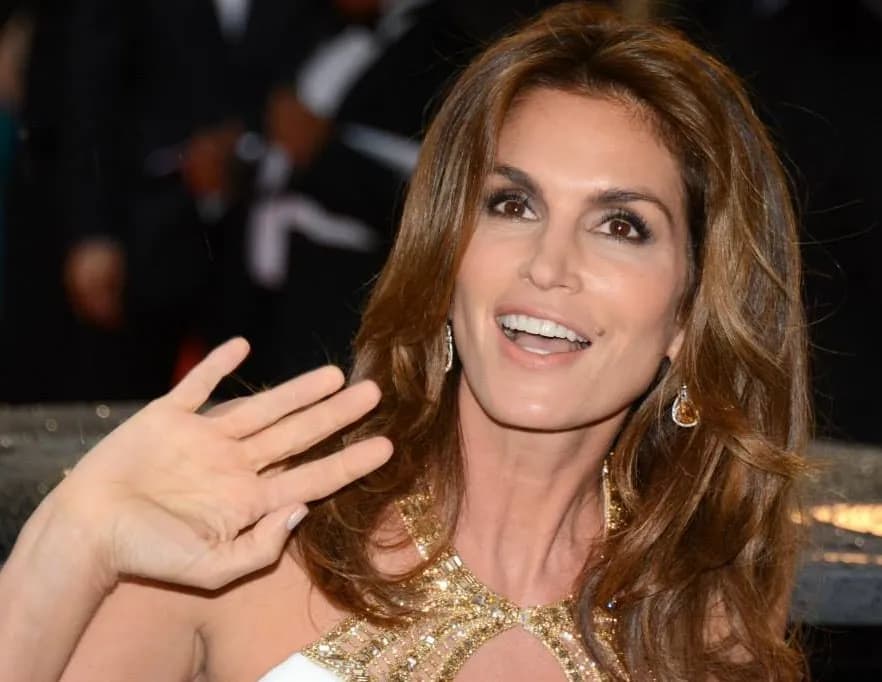 Cindy Crawford Unearths Poignant JFK Jr. Note from 'George' Magazine Era